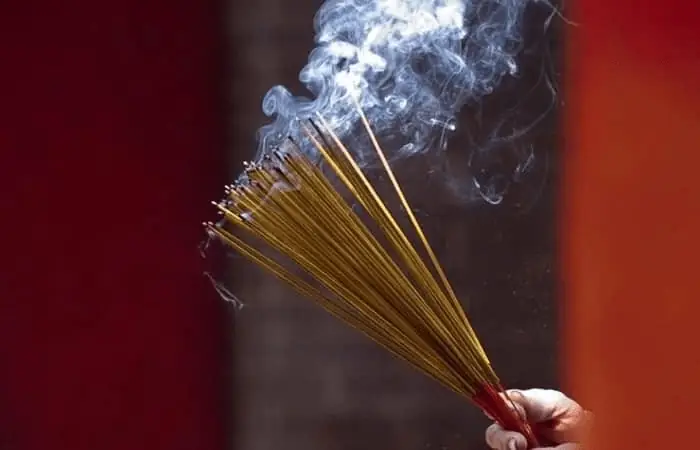 Thắp Hương Mà Bị Gãy Có Sao Không? Xử Lý Ra Sao? – Mộc Gia ...