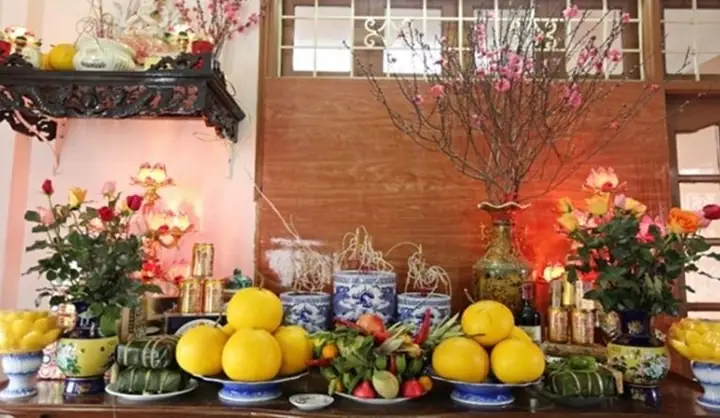 Đặt Bát Hương Trước Hay Sau Mâm Ngũ Quả Mới Đúng Phong Thủy?