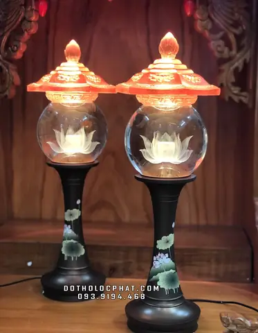 Đánh Giá Chi Tiết Các Loại Đèn Điện Cúng Phật: Nên Chọn Loại Nào Cho Bàn Thờ Gia Tiên?