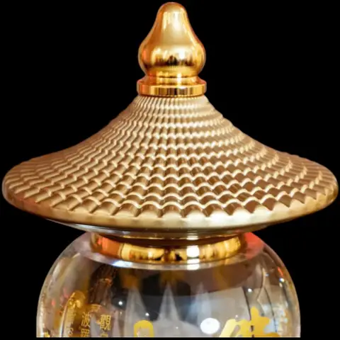 Top 5 Loại Đèn Pha Lê Thờ Cúng Phổ Biến Và Cách Chọn Chuẩn Phong Thủy