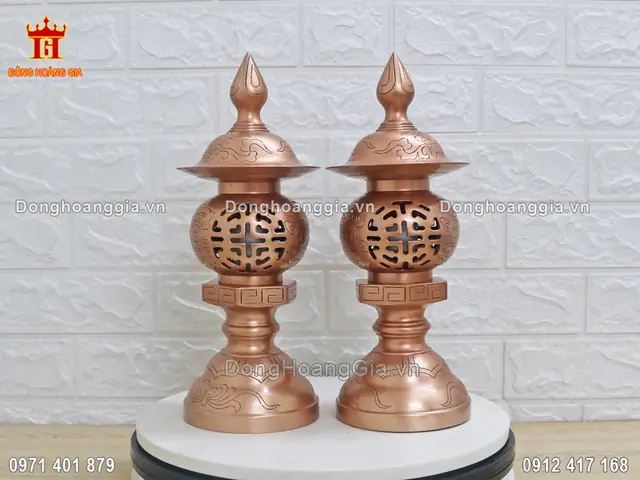 Đánh Giá Chi Tiết Đèn Thờ Cúng Bằng Đồng Đỏ Cao Cấp: Có Thực Sự Đáng Để Đầu Tư?