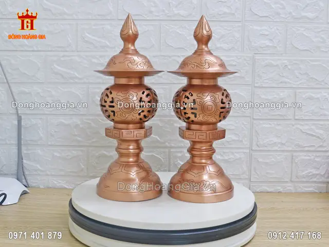 Đánh Giá Chi Tiết Đèn Thờ Cúng Bằng Đồng Đỏ Cao Cấp: Có Thực Sự Đáng Để Đầu Tư?