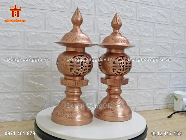 Đánh Giá Chi Tiết Đèn Thờ Cúng Bằng Đồng Đỏ Cao Cấp: Có Thực Sự Đáng Để Đầu Tư?