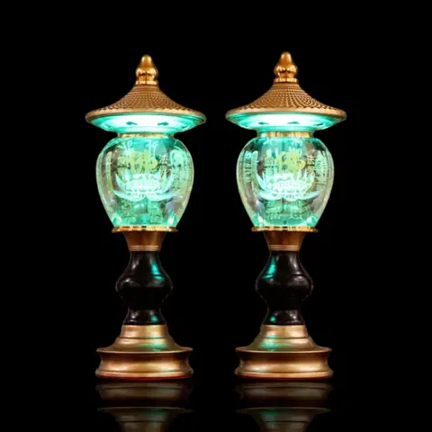 Đánh Giá Chi Tiết 5+ Loại Đèn Hoa Sen Pha Lê Cầu Được Ưa Chuộng Nhất Hiện Nay