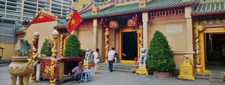 Đi Chùa Bà Bình Dương Nên Cúng Gì? Hướng Dẫn Chi Tiết Cho Du Khách