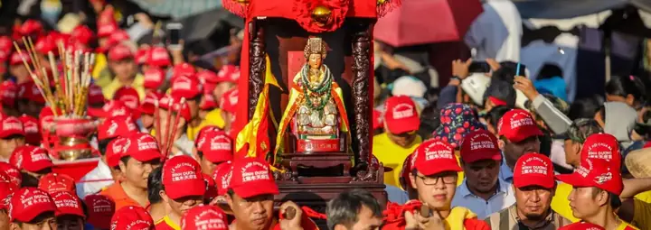 Đi Chùa Bà Bình Dương Nên Cúng Gì? Hướng Dẫn Chi Tiết Cho Du Khách