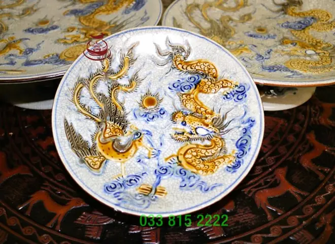 Đĩa Đựng Trái Cây Cúng: Review Chi Tiết Các Mẫu Gốm Sứ Men Rạn Bát Tràng Cao Cấp