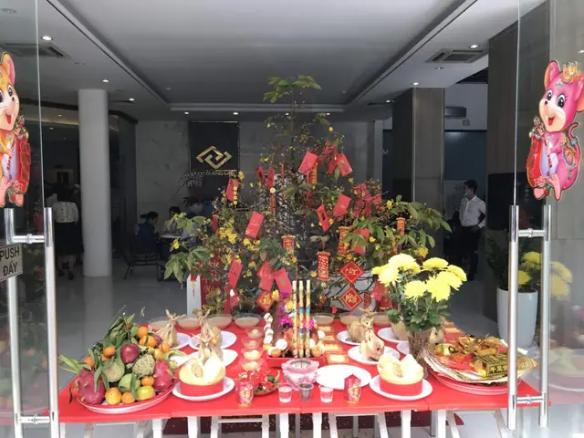 Mâm Cúng Khai Trương Đầu Năm Chuẩn 2026 Đầy Đủ & Ý Nghĩa