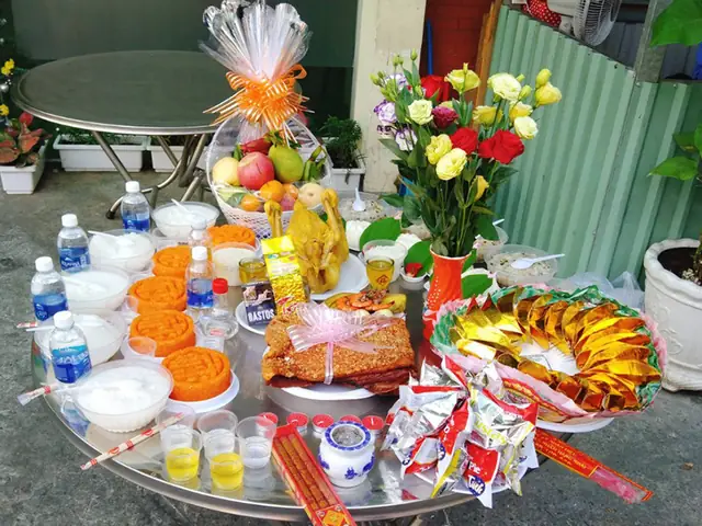 Cẩm Nang Chuẩn Bị Mâm Cúng Cô Hồn: Ý Nghĩa, Lễ Vật Và Những Điều Kiêng Kị