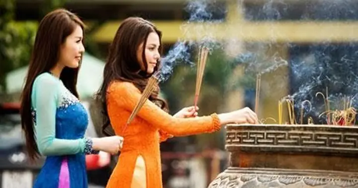 Đồ Cúng Thánh Mẫu Liễu Hạnh: Ý Nghĩa, Lễ Vật Và Nghi Thức Chuẩn Nhất