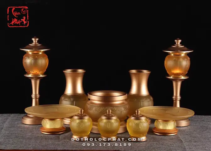 Đánh Giá Chi Tiết: Top 4 Bộ Đồ Thờ Cúng Bằng Lưu Ly Bọc Đồng Cao Cấp