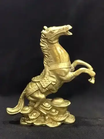 Đồ Thờ Cúng Gia Tiên: Nguồn Năng Lượng Bảo Vệ Gia Đình Bạn