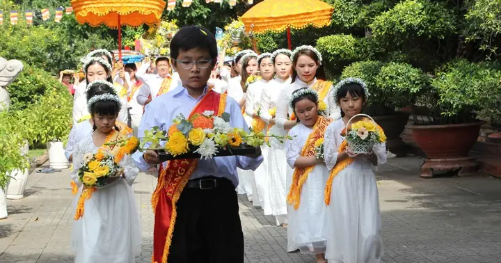 Đội Y Cúng Phật: Nguồn Gốc, Ý Nghĩa Và Vai Trò Trong Nghi Lễ Tâm Linh