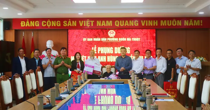 Gợi Ý Các Mẫu Đơn Thờ Cúng Mẹ Việt Nam Anh Hùng Đẹp, Ý Nghĩa