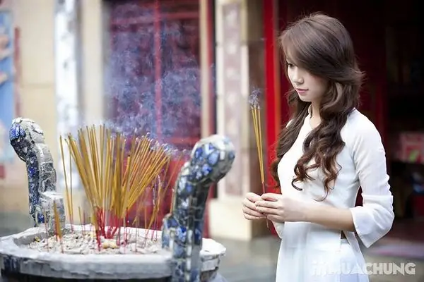 Đốt Nến, Tâm Hương Cúng Phật Đà: Ý Nghĩa, Nghi Thức Và Những Điều Cần Biết