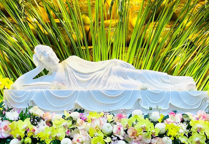 Đức Phật Nhập Niết Bàn