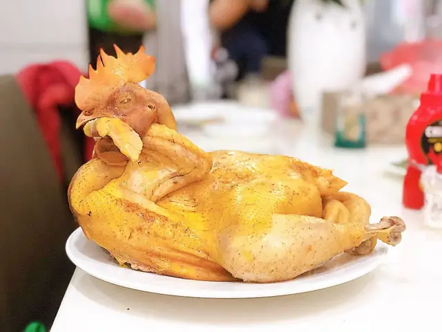 Kinh Nghiệm Chọn Mua Gà Cúng Luộc Sẵn: Đừng Để Tiền Mất Tật Mang