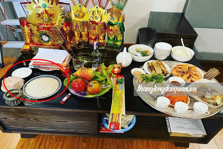 Ý Nghĩa Của Gạo Muối Trong Lễ Cúng Ông Táo Và Cách Xử Lý Sau Khi Cúng