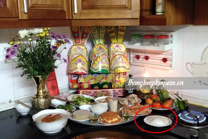 Ý Nghĩa Của Gạo Muối Trong Lễ Cúng Ông Táo Và Cách Xử Lý Sau Khi Cúng