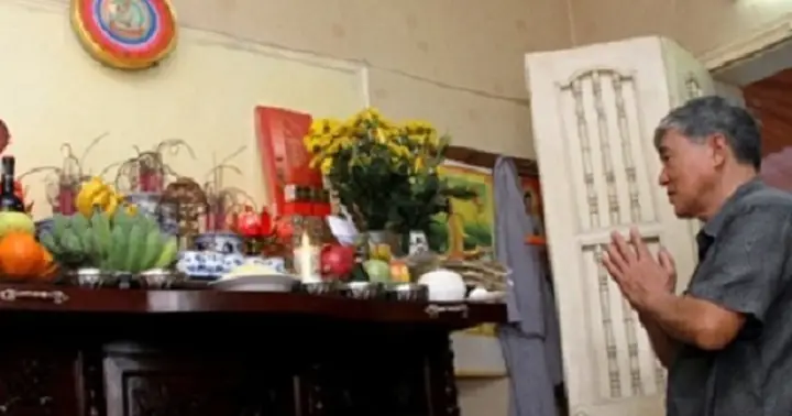 Cúng Giao Thừa: Trong Gia Đình, Ai Cúng Sẽ Mang Lại May Mắn?