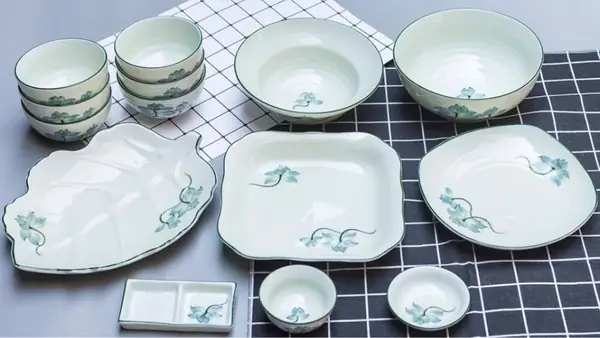 Gia Đình Trẻ Nên Chọn Mua Bộ Bát Đĩa Như Thế Nào