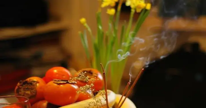 Khung Giờ Đẹp Thắp Hương Ngày Mai - Mùng 1 Tháng 7 Âm Lịch Và ...