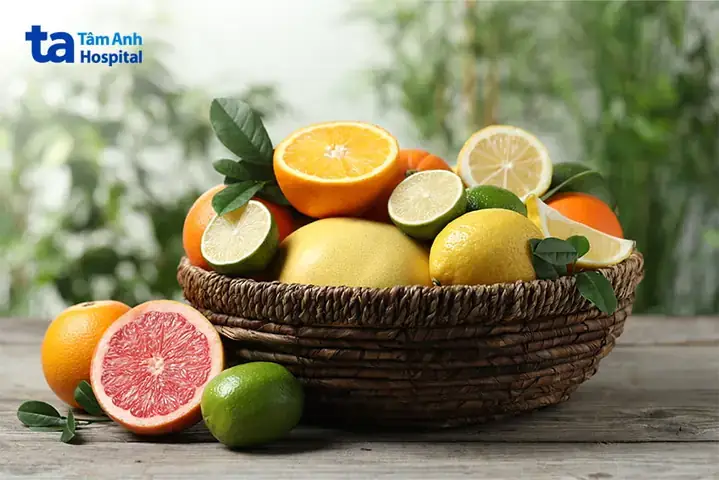 Giải Mã Giấc Mơ Ăn Cơm Thịt Gà: Điềm Báo Gì Và Con Số May Mắn?