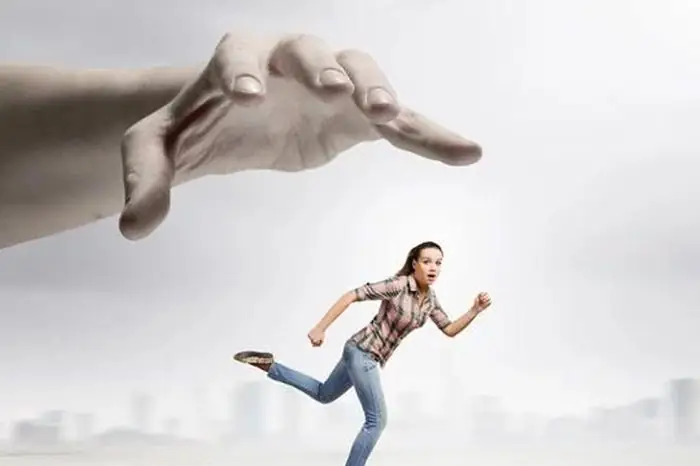 Giải Mã Giấc Mơ Thấy Mình Đang Chạy Trốn: Điềm Báo Hay Sự Phản Ánh Tâm Lý?