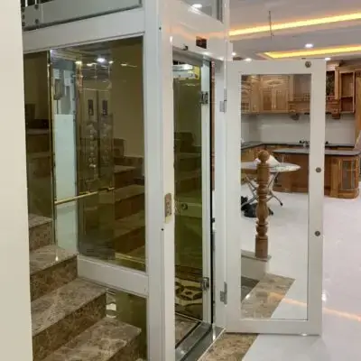 Giải Mã Giấc Mơ Đi Lên Thang Máy: 10 Ý Nghĩa Đằng Sau Hành Động Quen Thuộc