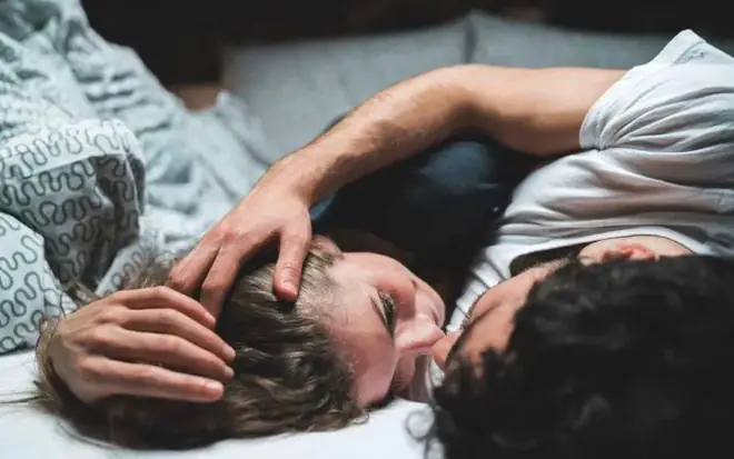 Giải Mã Giấc Mơ Lên Đỉnh: Những Bí Ẩn Tâm Lý Và Khoa Học Đằng Sau