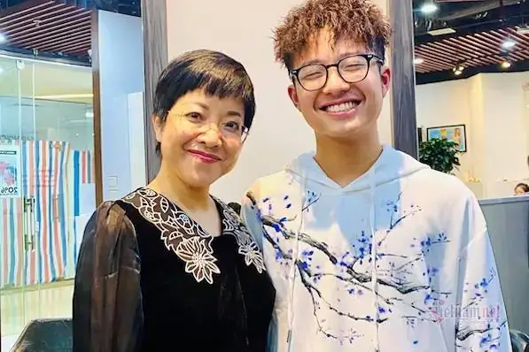 Giải Mã Giấc Mơ Thấy Máu: Điềm Báo Tâm Linh, Ý Nghĩa Tâm Lý & Con Số May Mắn