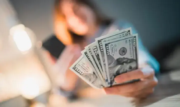 Giải Mã Giấc Mơ Rụng Răng Khểnh: Điềm Báo Tâm Linh Hay Dấu Hiệu Sức Khỏe?