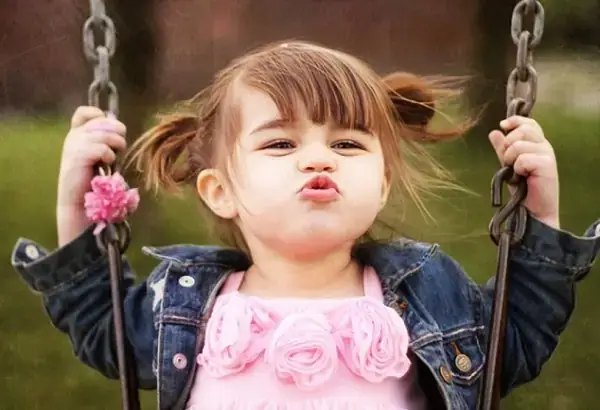 Giải Mã Giấc Mơ Sinh Con Gái: Những Điềm Báo Tâm Linh Và Góc Nhìn Khoa Học