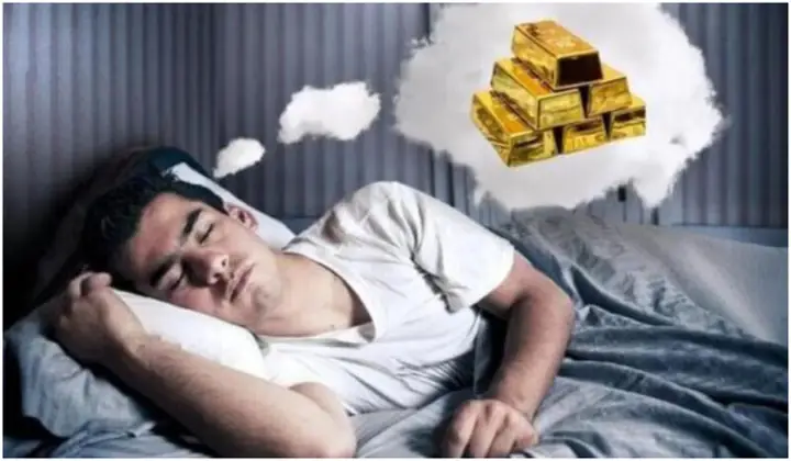 Giải Mã Giấc Mơ Thấy Cá Diếc: Điềm Báo May Mắn Hay Thử Thách Đang Đến?