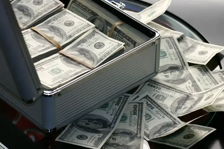 Giải Mã Giấc Mơ Thấy Con Voi: Điềm Báo Gì Và Con Số May Mắn Liên Quan