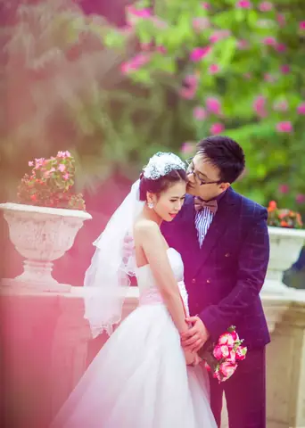 Giải Mã Giấc Mơ Thấy Đám Cưới: Những Điềm Báo Ẩn Chứa Đằng Sau