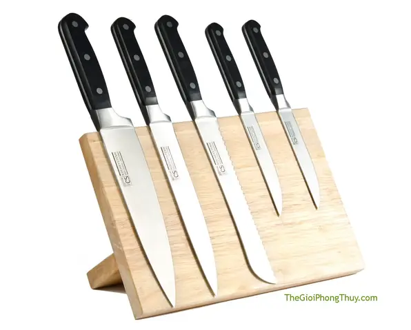 Giải Mã Giấc Mơ Thấy Dao: Điềm Báo Gì Và Những Con Số May Mắn