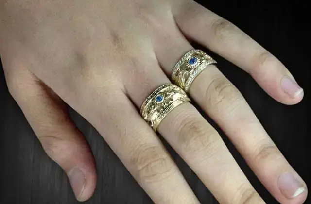 Giải Mã Giấc Mơ Thấy Đeo Nhẫn Vàng Bạc: Ý Nghĩa Tâm Lý, Dân Gian & Phong Thủy