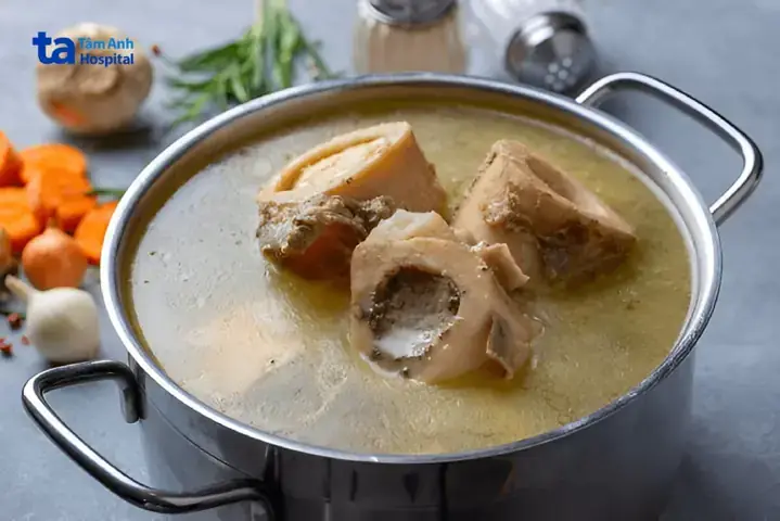 Giải Mã Giấc Mơ Thấy Gà Đẻ Trứng: Điềm Báo, Ý Nghĩa & Con Số May Mắn