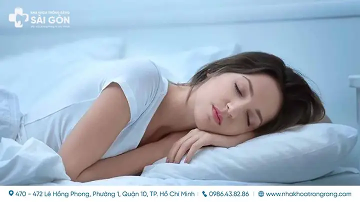 Giải Mã Giấc Mơ Thấy Gặp Lại Người Thân: Điềm Báo Hay Chỉ Là Sản Phẩm Của Tiềm Thức?