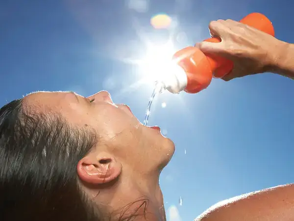 Giải Mã Giấc Mơ Thấy Khát Nước: Điềm Báo Gì Và Cách Hóa Giải An Lành