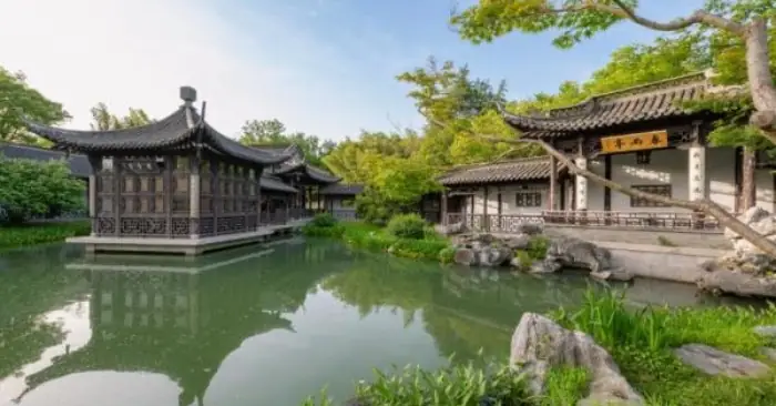 Giải Mã Giấc Mơ Thấy Mình Bị Tra Tấn: Thông Điệp Gì Từ Tiềm Thức?