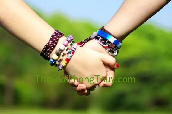 Giải Mã Giấc Mơ Thấy Nắm Tay: Thông Điệp Ẩn Sâu Trong Từng Cái Chạm