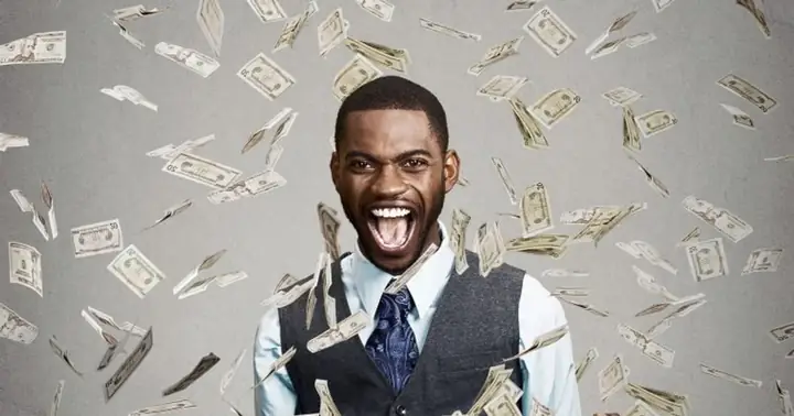 Giải Mã Giấc Mơ Thấy Người Cầm Vé Số: Lời Nhắn Hay Điềm Báo?