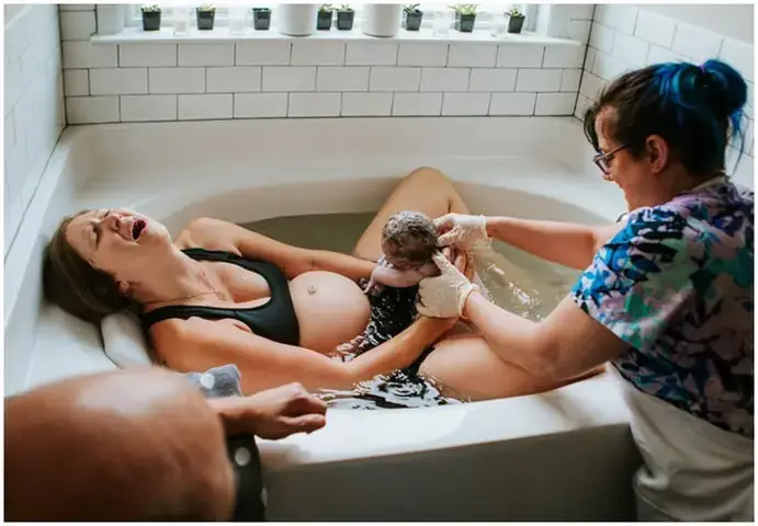 Giải Mã Giấc Mơ Thấy Người Thân Sinh Em Bé: Thông Điệp Ẩn Sâu Trong Tiềm Thức