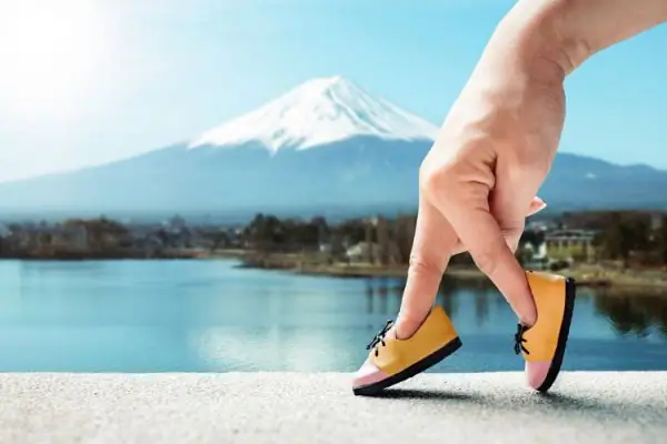 Giải Mã Giấc Mơ Xếp Quần Áo: Điềm Báo Gì Và Tâm Lý Ẩn Sau