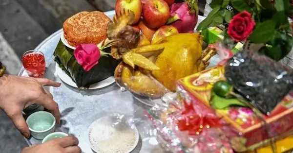 Gà Cúng Giao Thừa Dùng Cho Mâm Lễ Trong Nhà Hay Ngoài Trời?