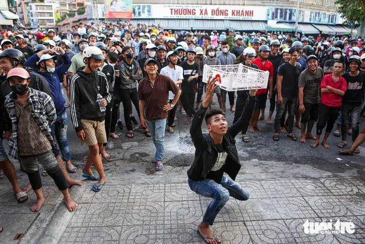 Nghiên Cứu Văn Hóa 'giật Đồ Cúng Cô Hồn': Từ Truyền Thống Đến Thực Trạng Đáng Báo Động