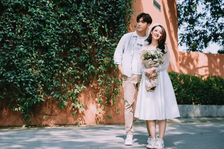 Lựa Chọn Giày Sneaker Đi Đám Cưới Sang Trọng Mà Cá Tính