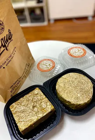 Nhiều Người Tò Mò Về Món Giò Chả Dát Vàng Đang Gây "sốt" Trong Ngày Vía Thần Tài Năm Nay.